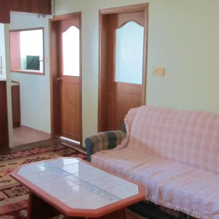 Апартаменты Red House *