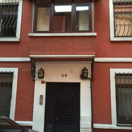 Red House Apartment Istanbul