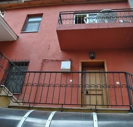Red House Апартаменты *