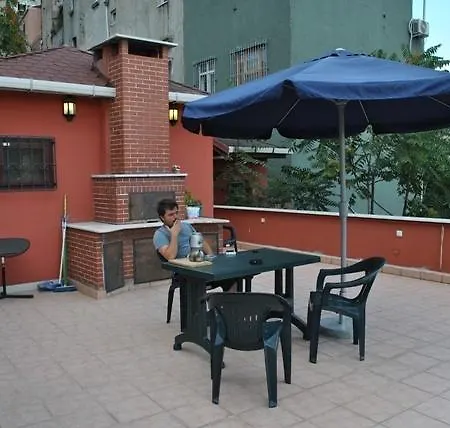 Apartament Red House