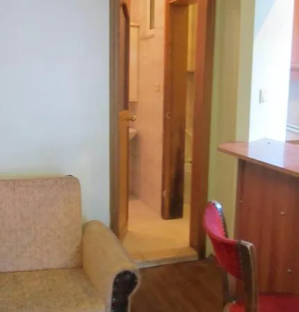 Apartament Red House *