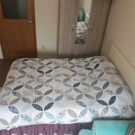 Apartament Red House